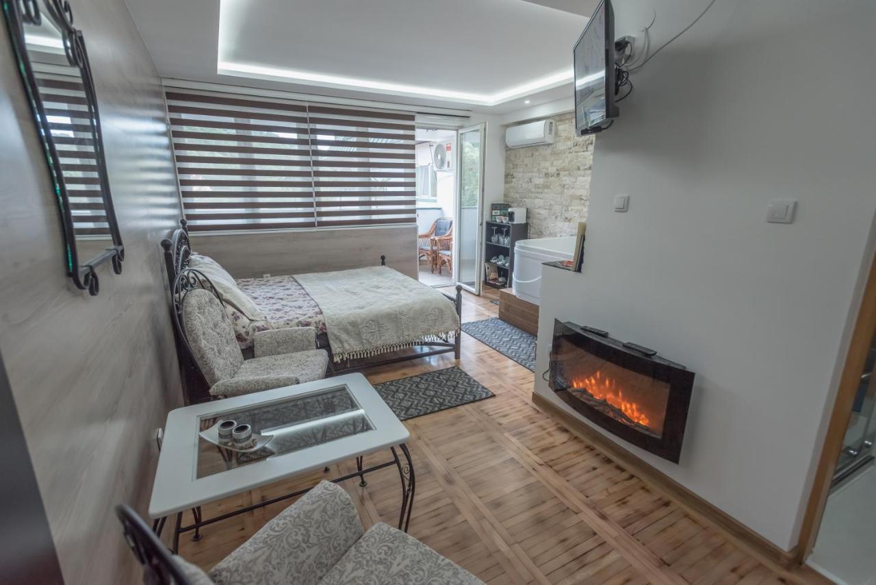 Onore Dell Amore Apartman Sa Djakuzijem Баня-Ковиляча Экстерьер фото
